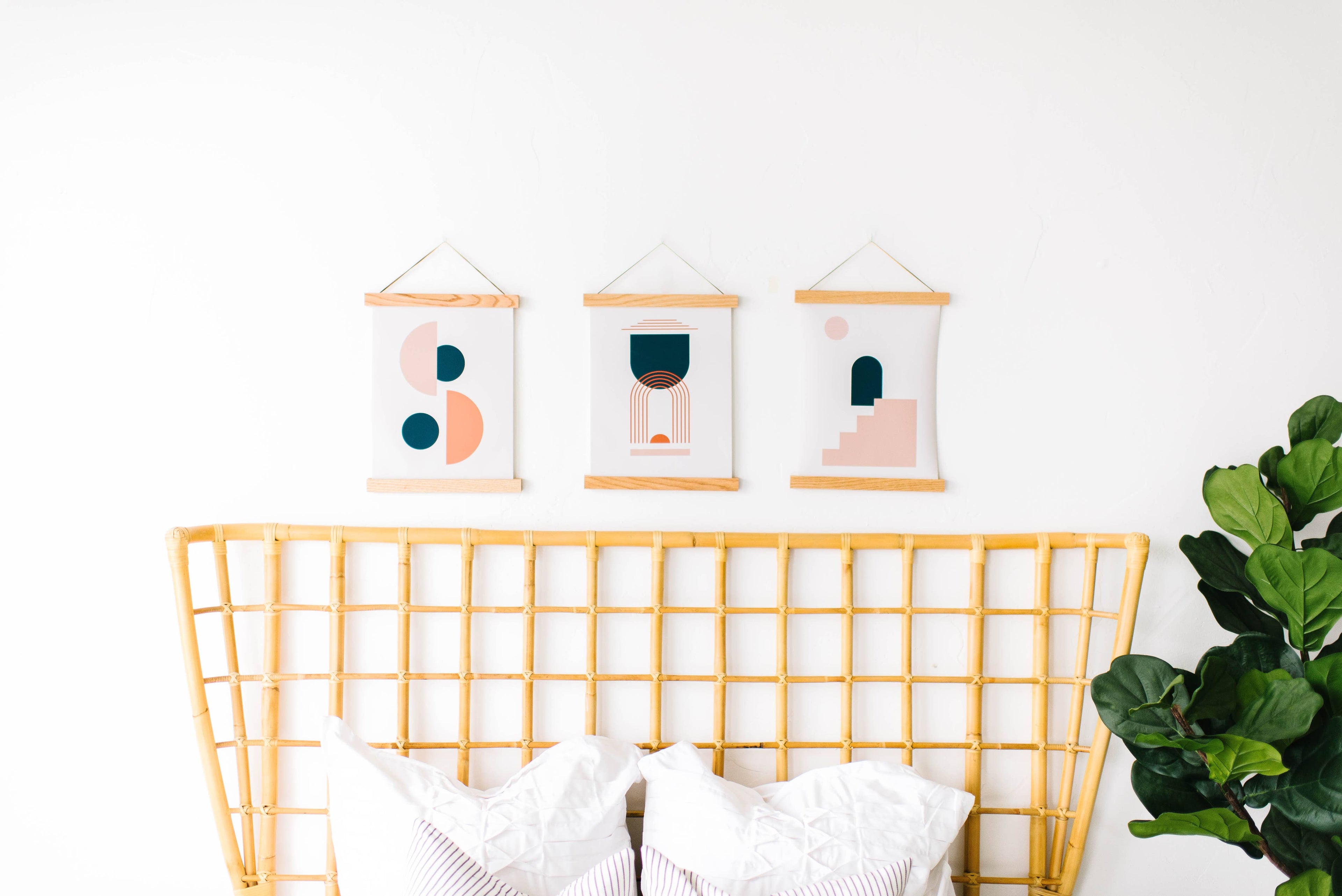 12" MAGNETIC Poster Hanger Frame™